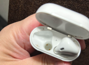 Hộp Sạc AirPods Không Vào Pin