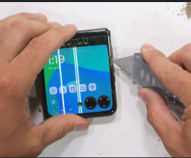 MÀN HÌNH TRONG MOTOROLA RAZR HƯ