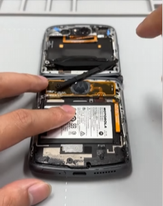 MOTOROLA RAZR KHÔNG NHẬN SIM